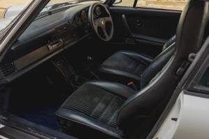 Image 7/33 of Porsche 911 Carrera 3.2 (1988)