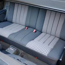 Image 91/171 of Mercedes-Benz E 220 (1994)