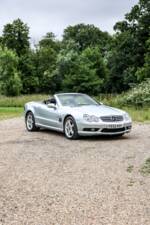 Image 16/40 of Mercedes-Benz SL 55 AMG (2002)