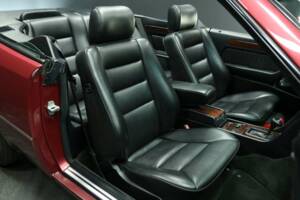Bild 25/50 von Mercedes-Benz 300 CE-24 (1992)