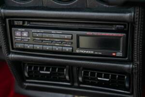 Afbeelding 40/49 van Ferrari 328 GTS (1989)