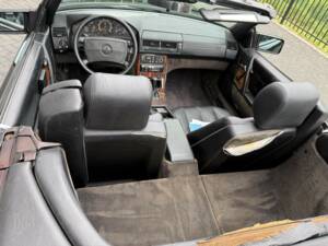 Image 22/44 of Mercedes-Benz 300 SL (1991)