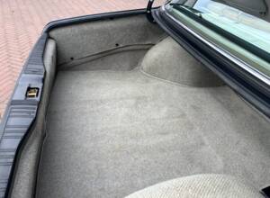 Image 20/24 of BMW 732i (1981)