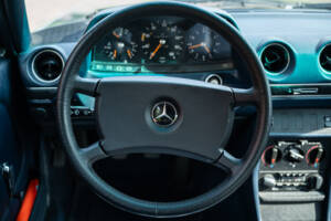 Image 23/38 of Mercedes-Benz 300 D (1981)