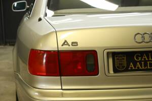 Immagine 19/50 di Audi A8 4.2 quattro (1995)