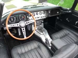 Immagine 6/27 di Jaguar E-Type 4.2 (1967)