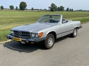 Image 4/8 de Mercedes-Benz 380 SL (1984)