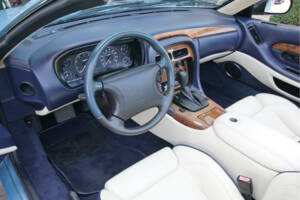 Bild 27/50 von Aston Martin DB 7 Vantage Volante (2000)