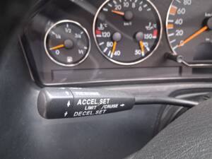 Image 21/50 of Mercedes-Benz SL 320 (1998)