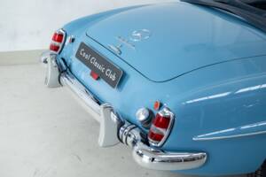 Image 35/40 of Mercedes-Benz 190 SL (1962)