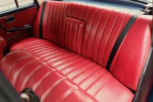 Image 25/76 de Mercedes-Benz 220 S b (1963)