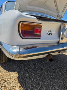 Image 42/84 of Alfa Romeo Giulia GT 1300 Junior (1968)