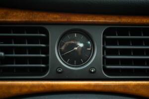Image 44/50 de Jaguar XJ 8 Sovereign (1997)