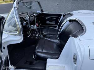 Image 16/24 of Chevrolet Corvette (1962)