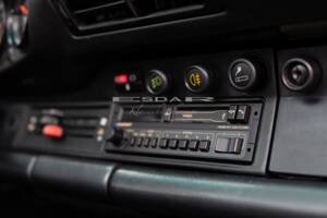 Bild 19/31 von Porsche 911 Carrera 3.2 (1988)