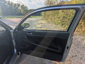 Image 87/111 of Alfa Romeo 147 3.2 GTA (2002)