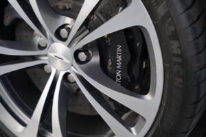Immagine 32/50 di Aston Martin V12 Vantage (2012)