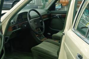 Bild 44/50 von Mercedes-Benz 280 SE (1984)