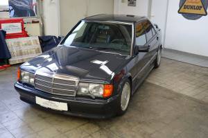 Image 6/38 of Mercedes-Benz 190 E 2.5-16 (1992)