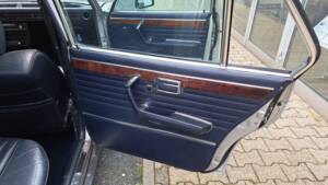 Bild 17/23 von BMW 3,3 Li (1976)
