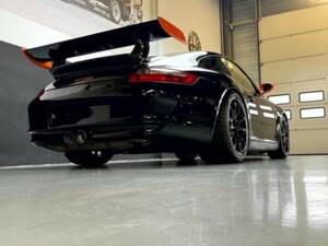 Bild 35/50 von Porsche 911 GT3 RS (2008)