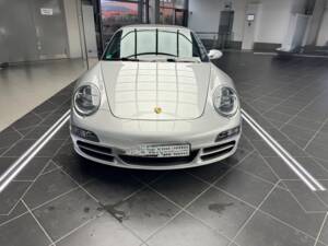 Image 37/59 of Porsche 911 Carrera S (2006)