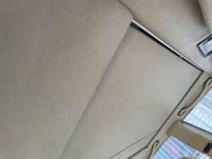 Bild 9/15 von Mercedes-Benz 190 E 2.3 (1990)