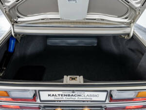 Image 8/25 of BMW 520i (1984)