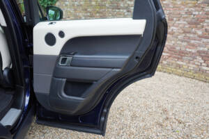 Image 42/50 of Land Rover Range Rover Sport P400e PHEV (2020)