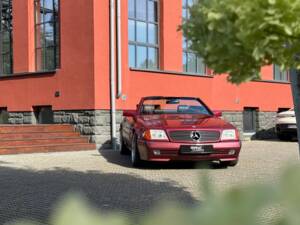 Image 28/34 de Mercedes-Benz 500 SL (1993)