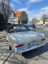 Image 12/37 de Mercedes-Benz 250 SE (1966)