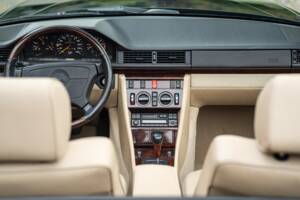 Image 44/83 de Mercedes-Benz E 220 (1996)