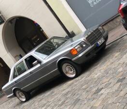 Afbeelding 3/15 van Mercedes-Benz 500 SEL (1983)