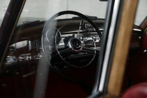 Image 18/50 de Mercedes-Benz 300 c (1956)