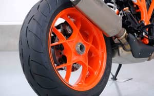 Image 75/83 of KTM 1290 Super Duke R (2018)