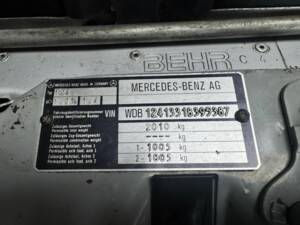 Bild 51/51 von Mercedes-Benz 300 D Turbo (1991)