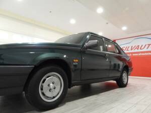 Bild 5/14 von Alfa Romeo 75 1.6 (1991)