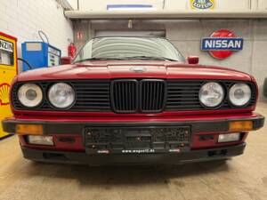 Imagen 3/19 de BMW 325i (1986)
