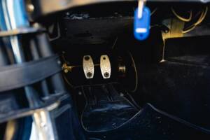 Image 55/68 of Shelby Cobra 289 (1966)