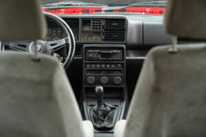 Image 38/50 of Lancia Delta HF Integrale 16V (1989)
