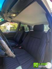 Image 28/48 of Mercedes-Benz E 200 (1991)