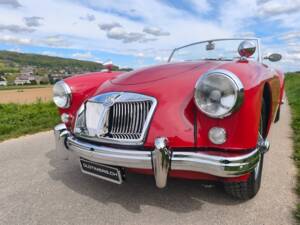 Image 21/24 of MG MGA 1500 (1959)
