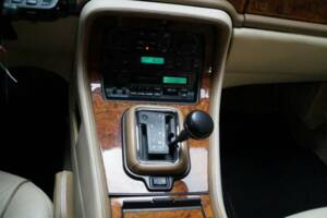 Image 7/47 of Jaguar XJ12 6.0 (1994)