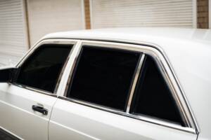 Image 39/50 of Mercedes-Benz 500 SEL (1984)