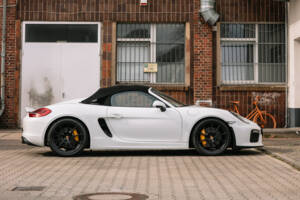 Image 6/70 of Porsche Boxster Spyder (2015)