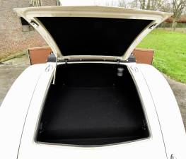 Image 27/50 of Bentley R-Type (1953)