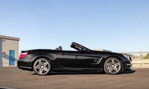 Image 2/33 de Mercedes-Benz SL 63 AMG (2012)