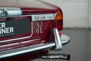 Bild 16/50 von Jaguar XJ 6 L 4.2 (1974)