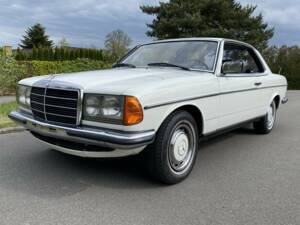 Bild 1/49 von Mercedes-Benz 230 C (1980)