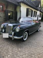 Bild 42/73 von Mercedes-Benz 220 S Cabriolet (1957)